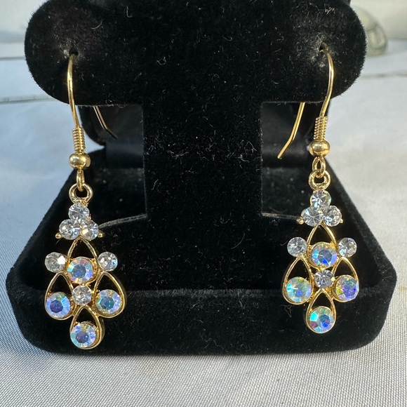 Dainty feminine goldtone drop rhinestone earrings - Picture 3 of 6